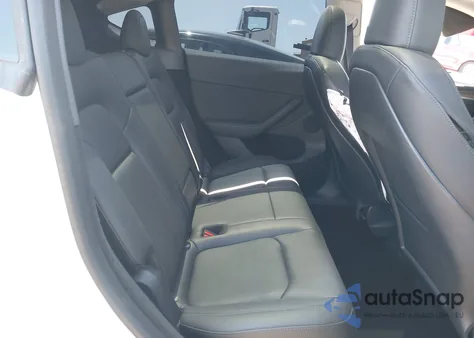 2023 Tesla Model Y Performance Dual Motor All-Wheel Drive z USA, uszkodzony, nr VIN 7SAYGDEF7PF739528